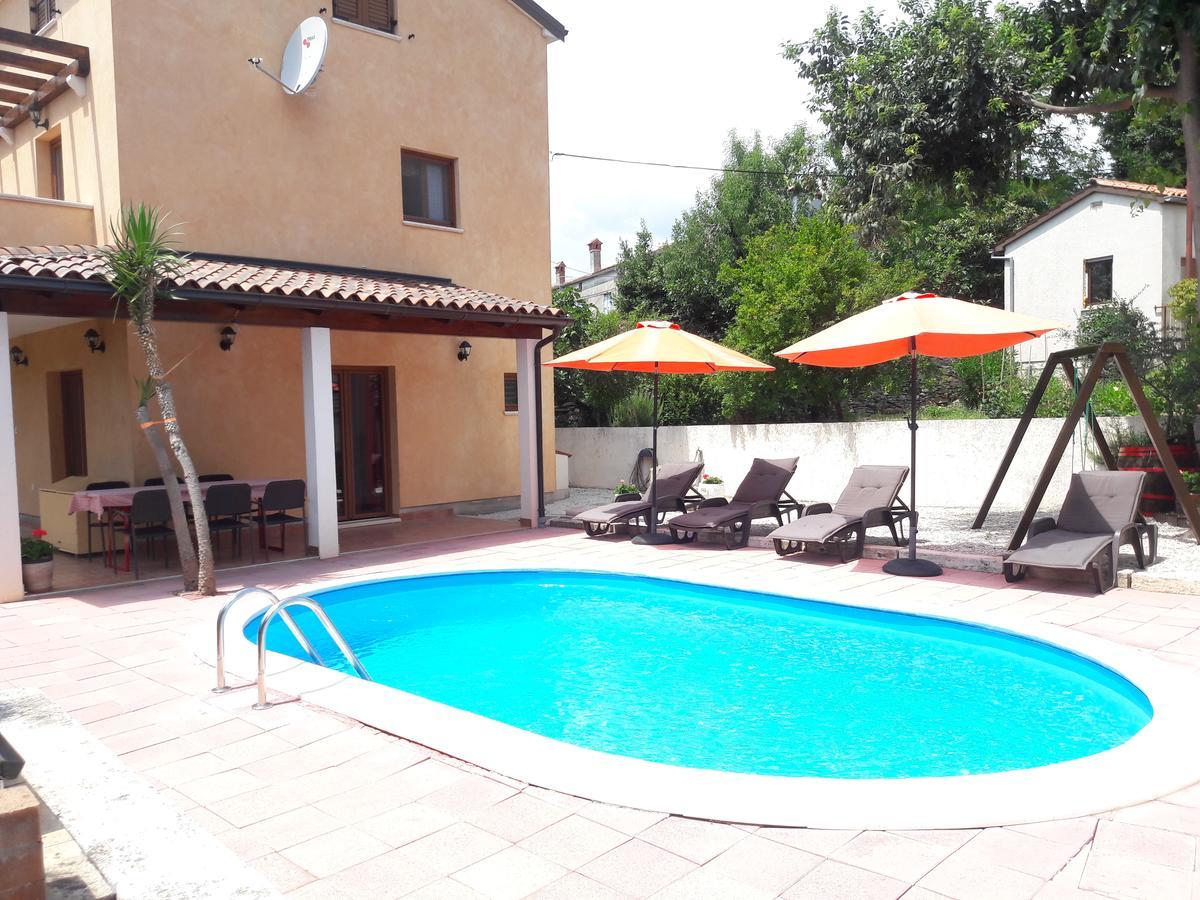 Vacation Home Licinius Liznjan Exterior photo